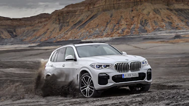 2018 BMW X5 - front quarter