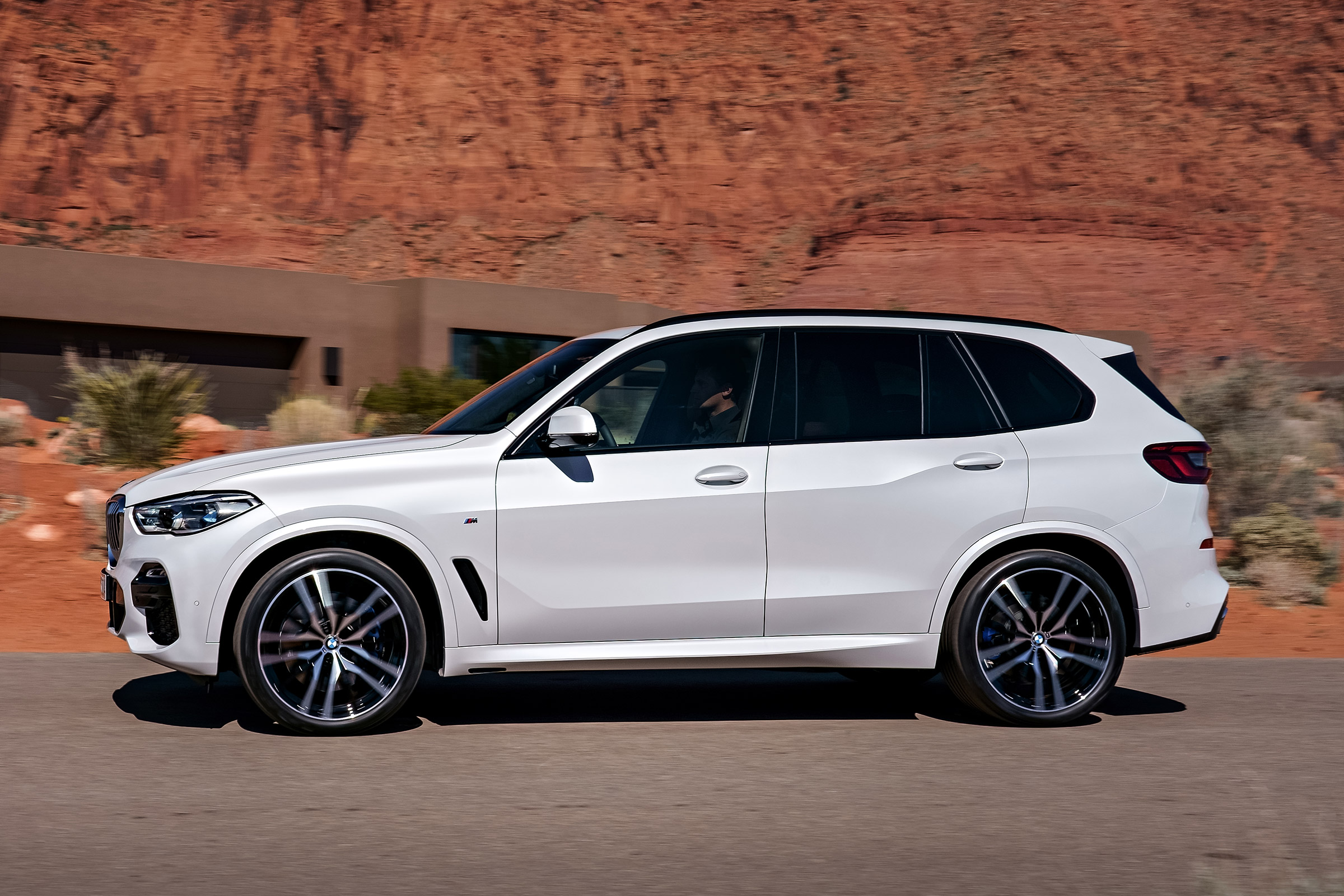 2018 BMW X5 - side