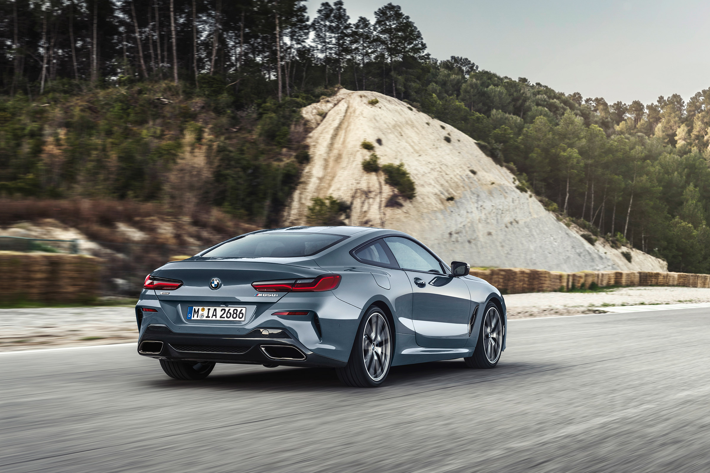 BMW M850i revealed - rear quarter