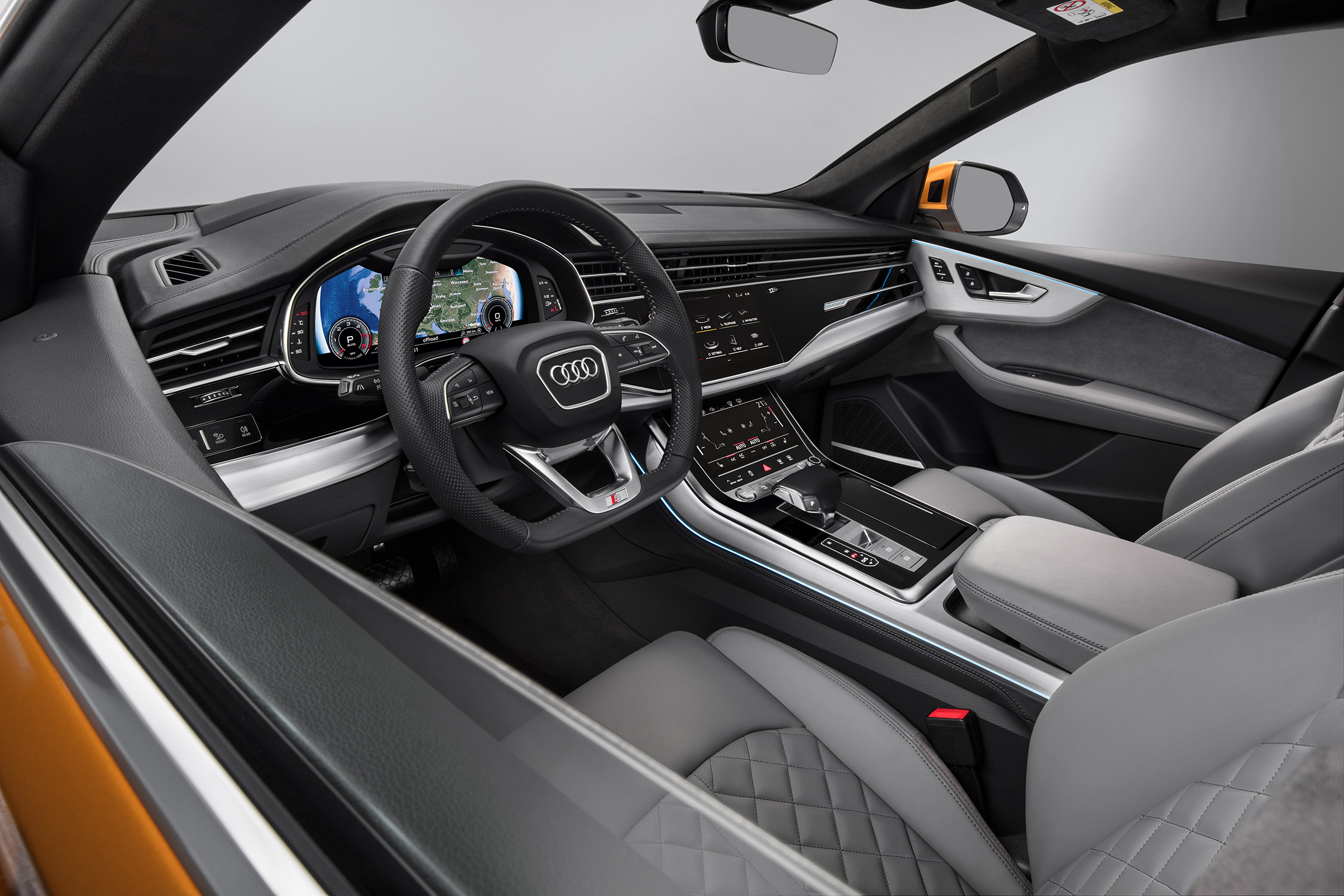 Audi Q8 TDI - interior