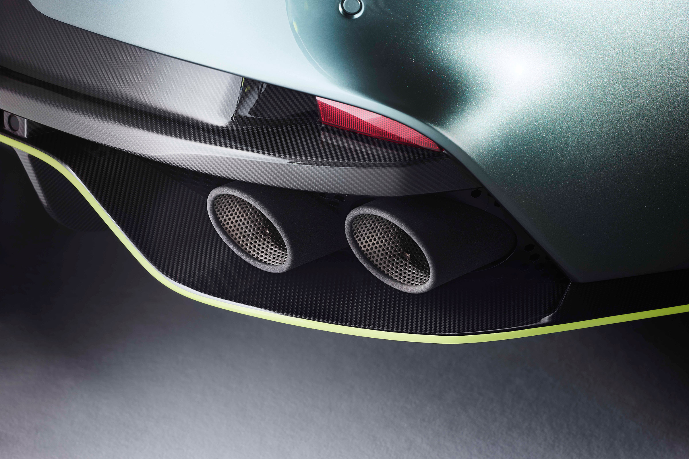 Aston Martin Rapide AMR studio - exhaust