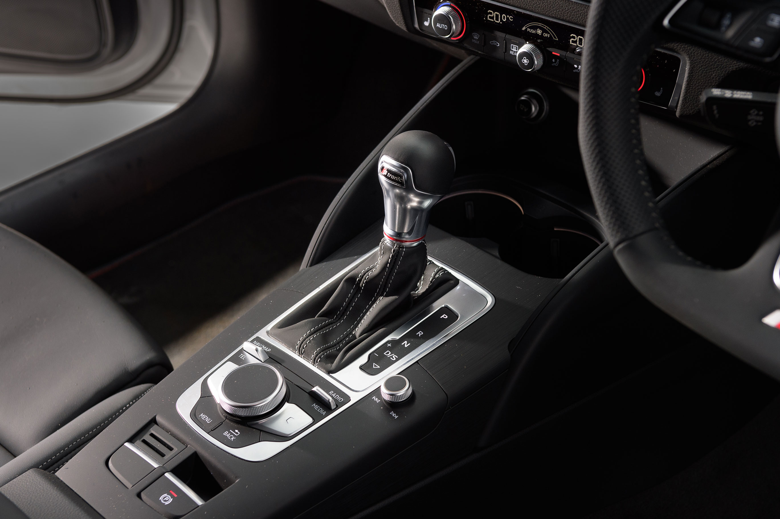 Revo Audi S3 Sportback - Gear selector