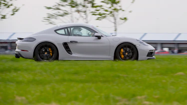 Porsche 718 Cayman GTS - Profile