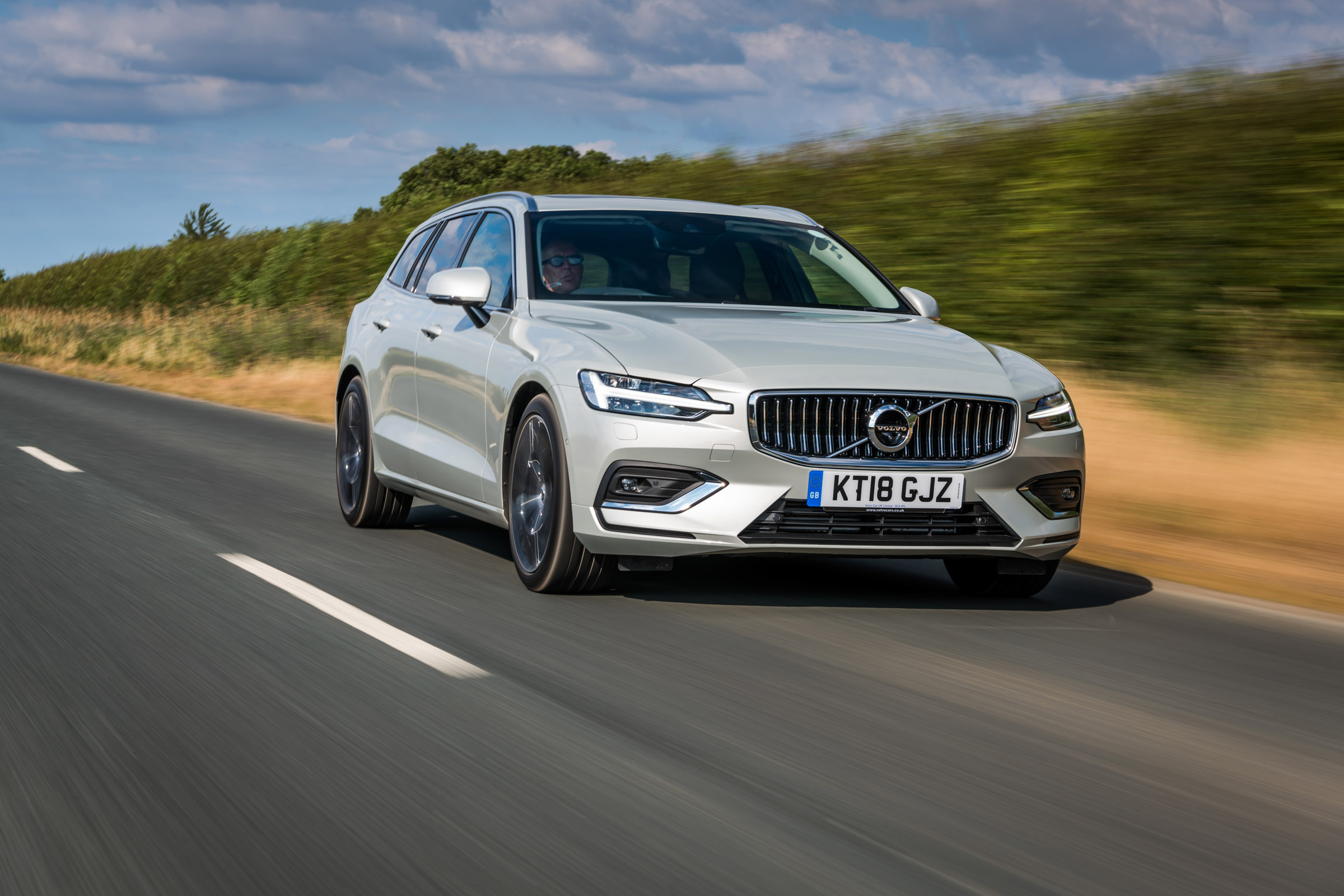 Volvo V60 front three-quarters