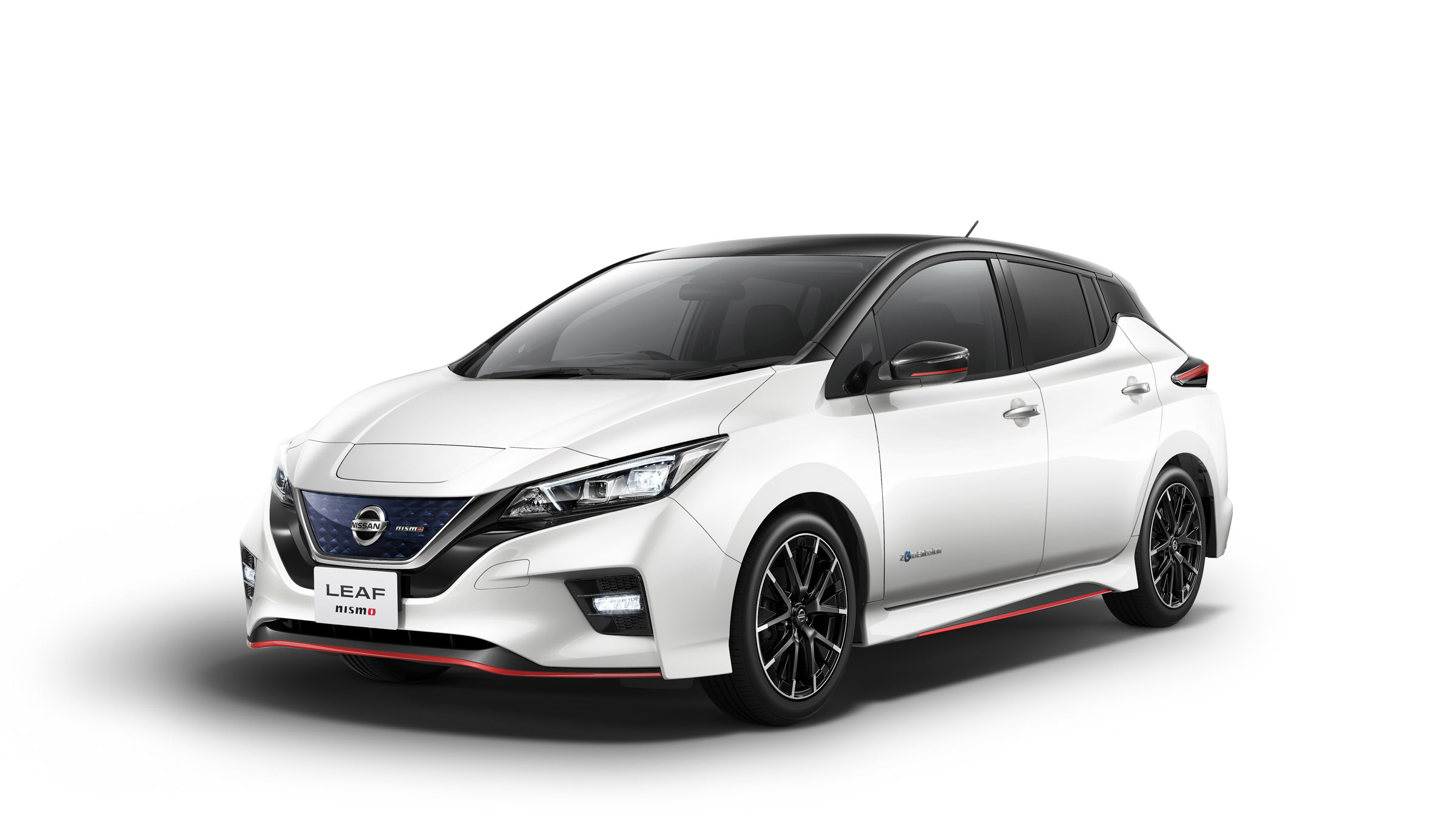 Nissan Leaf Nismo front three quarters