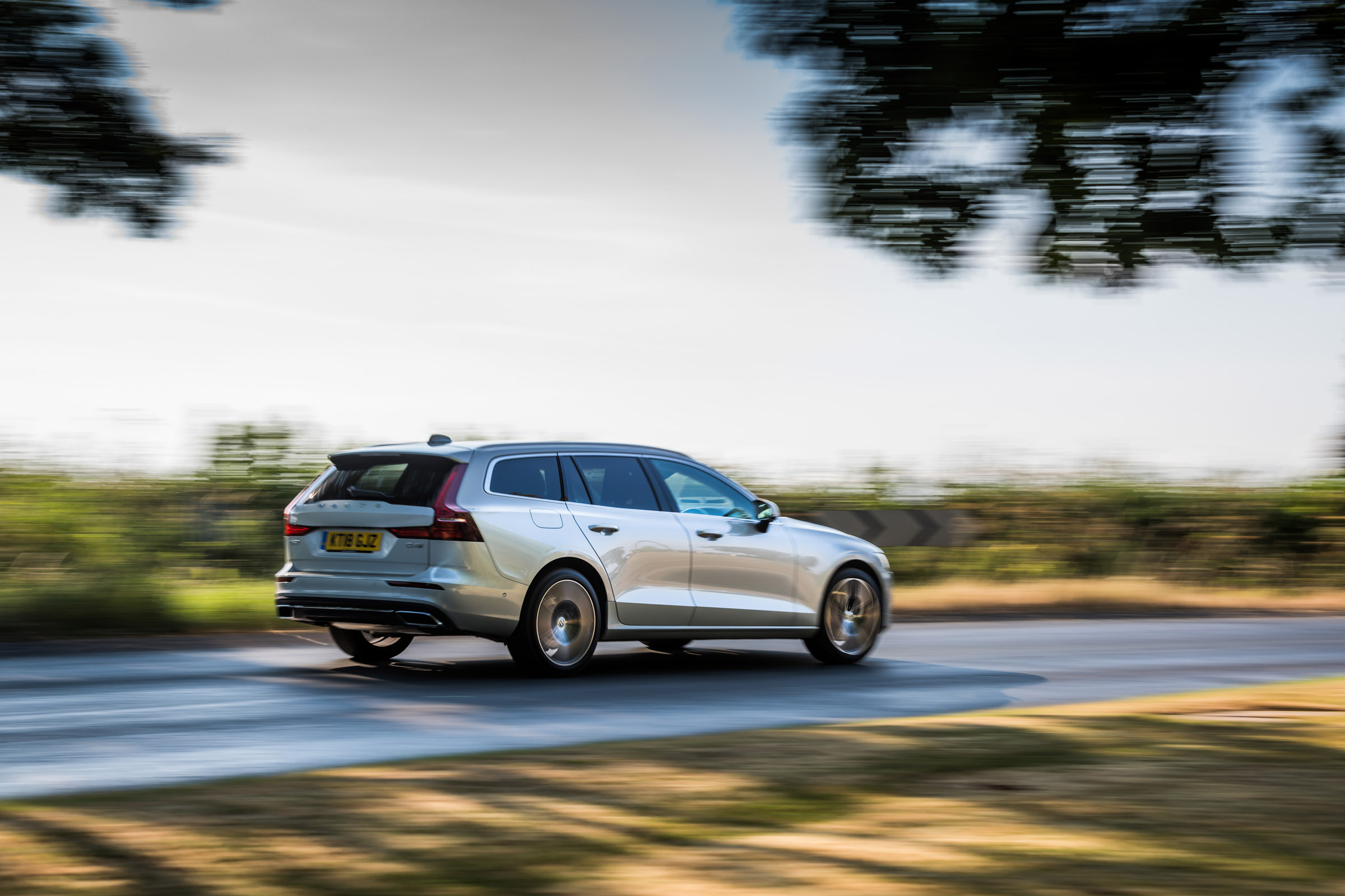 Volvo V60 cornering rear
