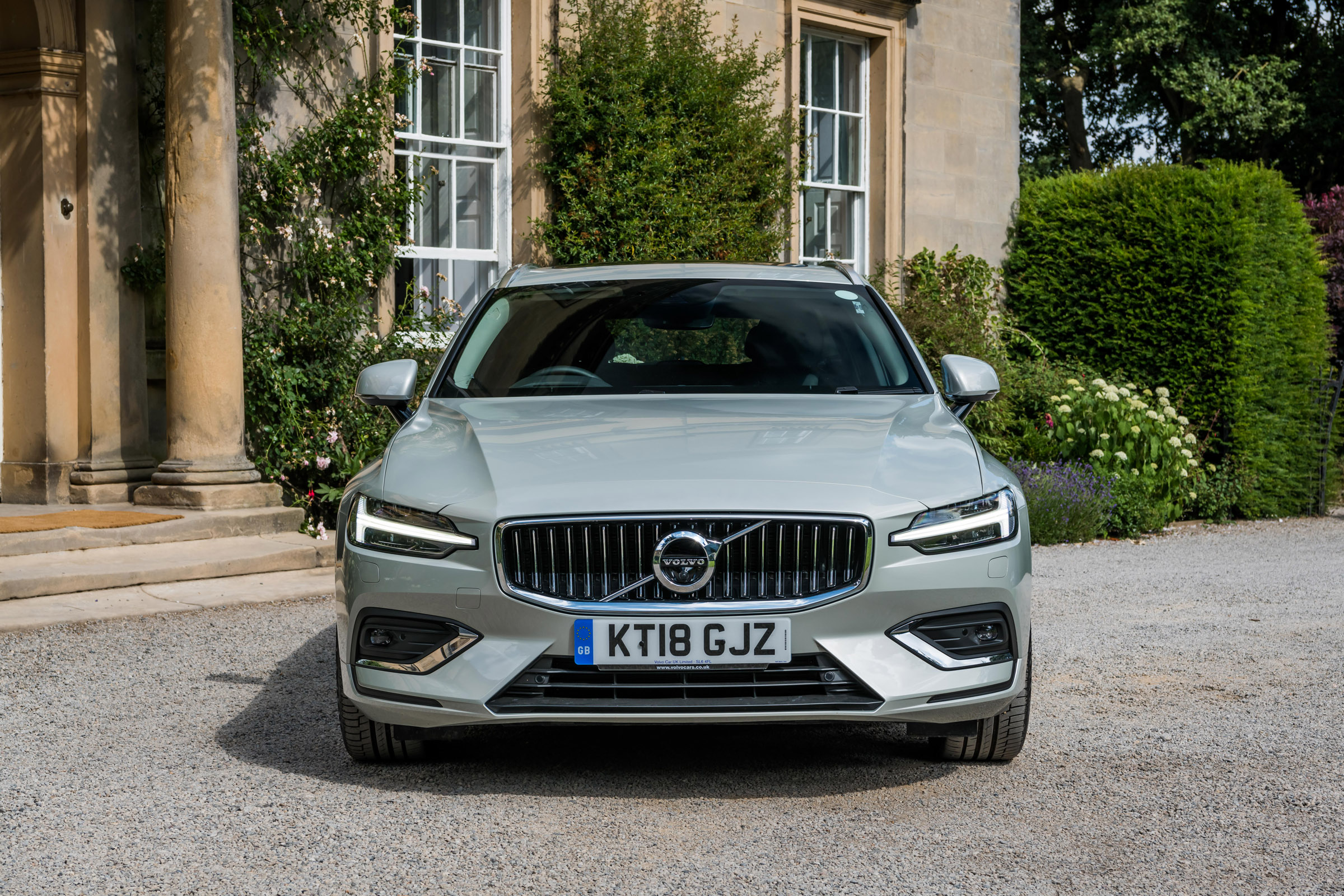 Volvo V60 front