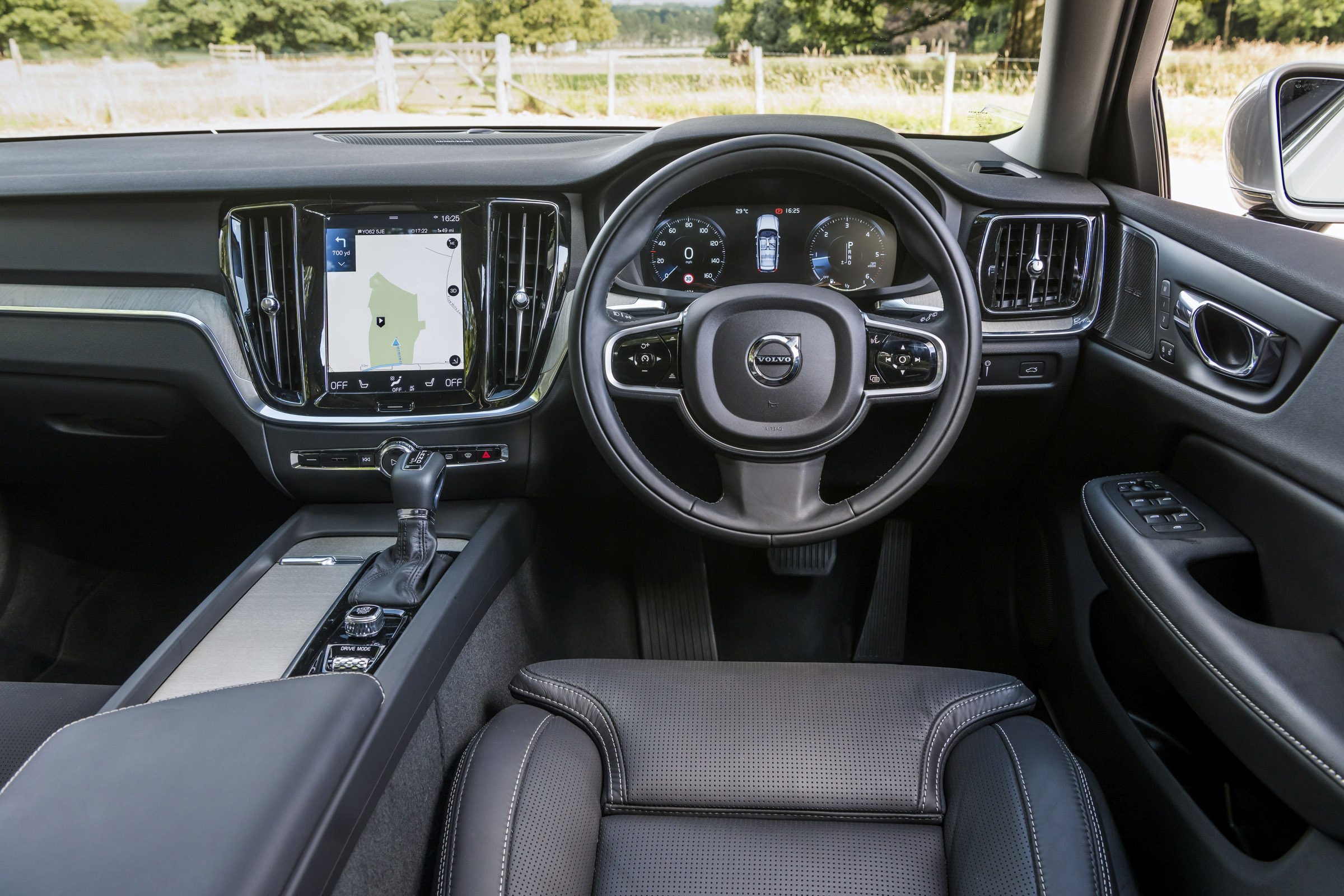 Volvo V60 interior