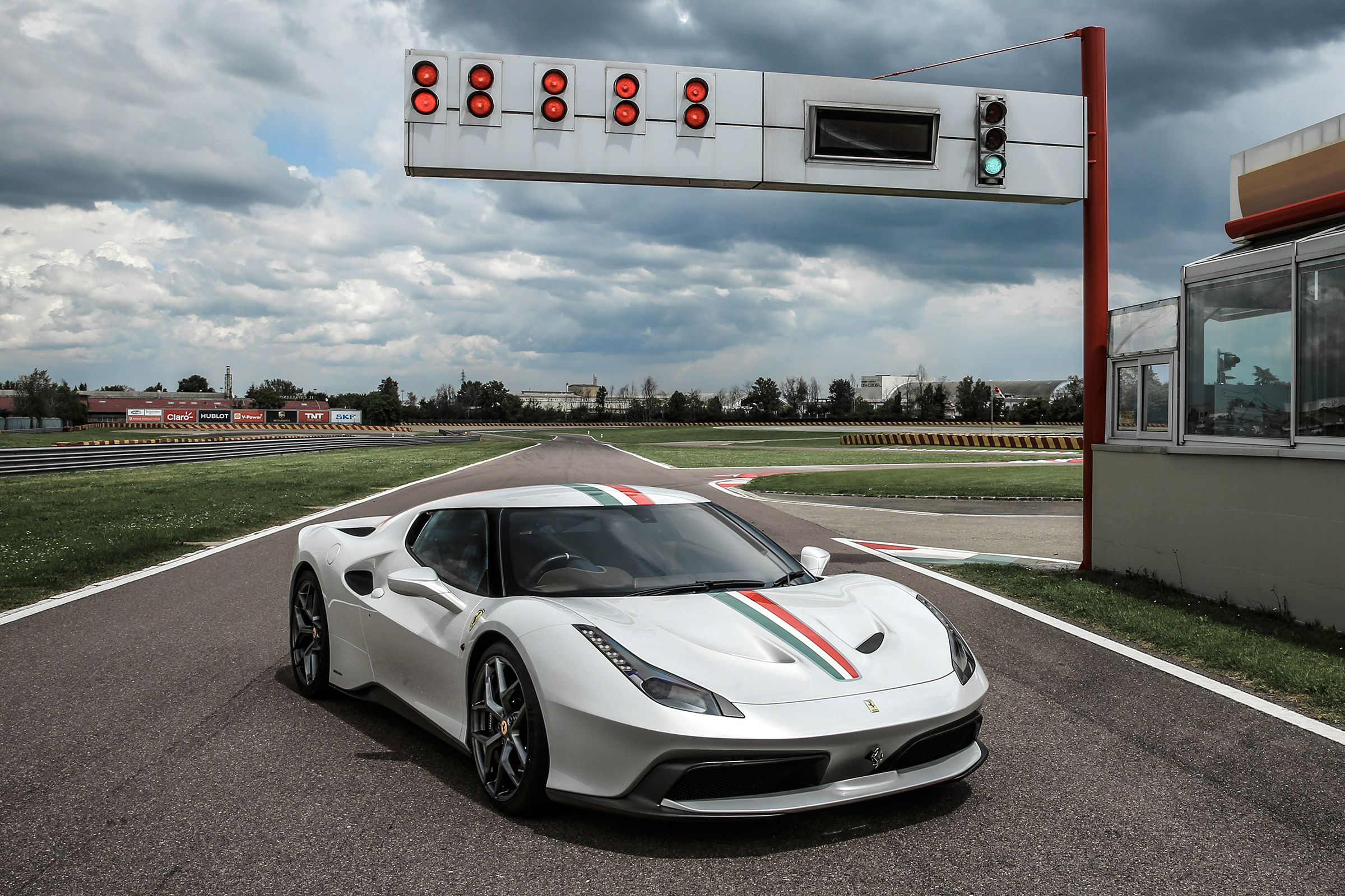 Ferrari 458MM - side