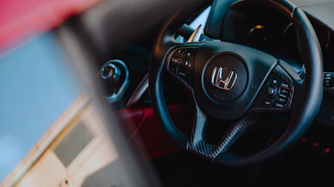 Honda NSX – steering-wheel