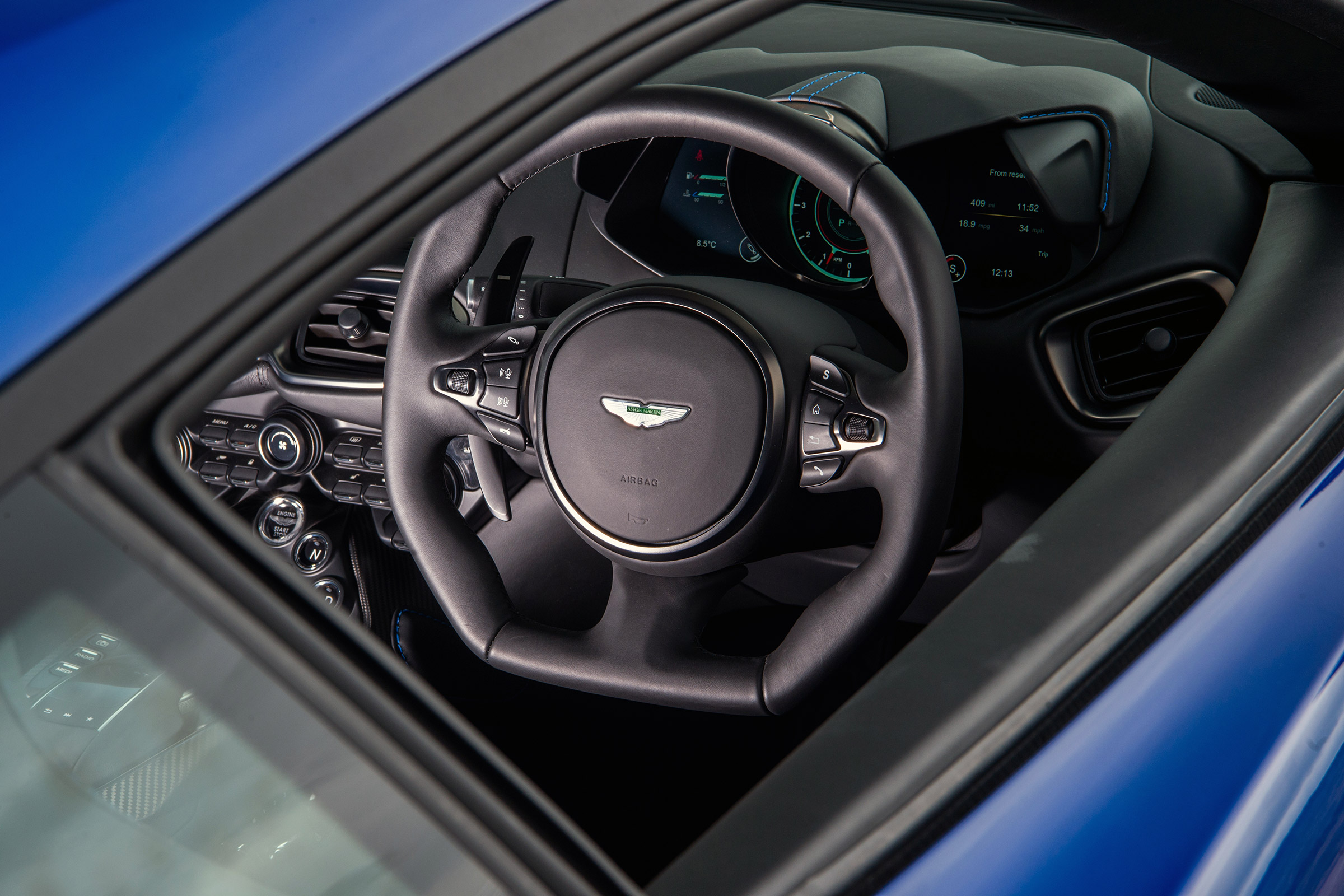 Aston Martin Vantage UK - interior