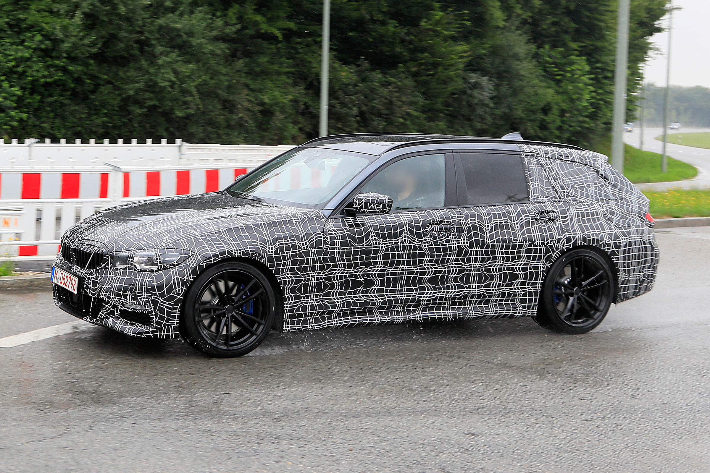 BMW 3-Series Touring – side