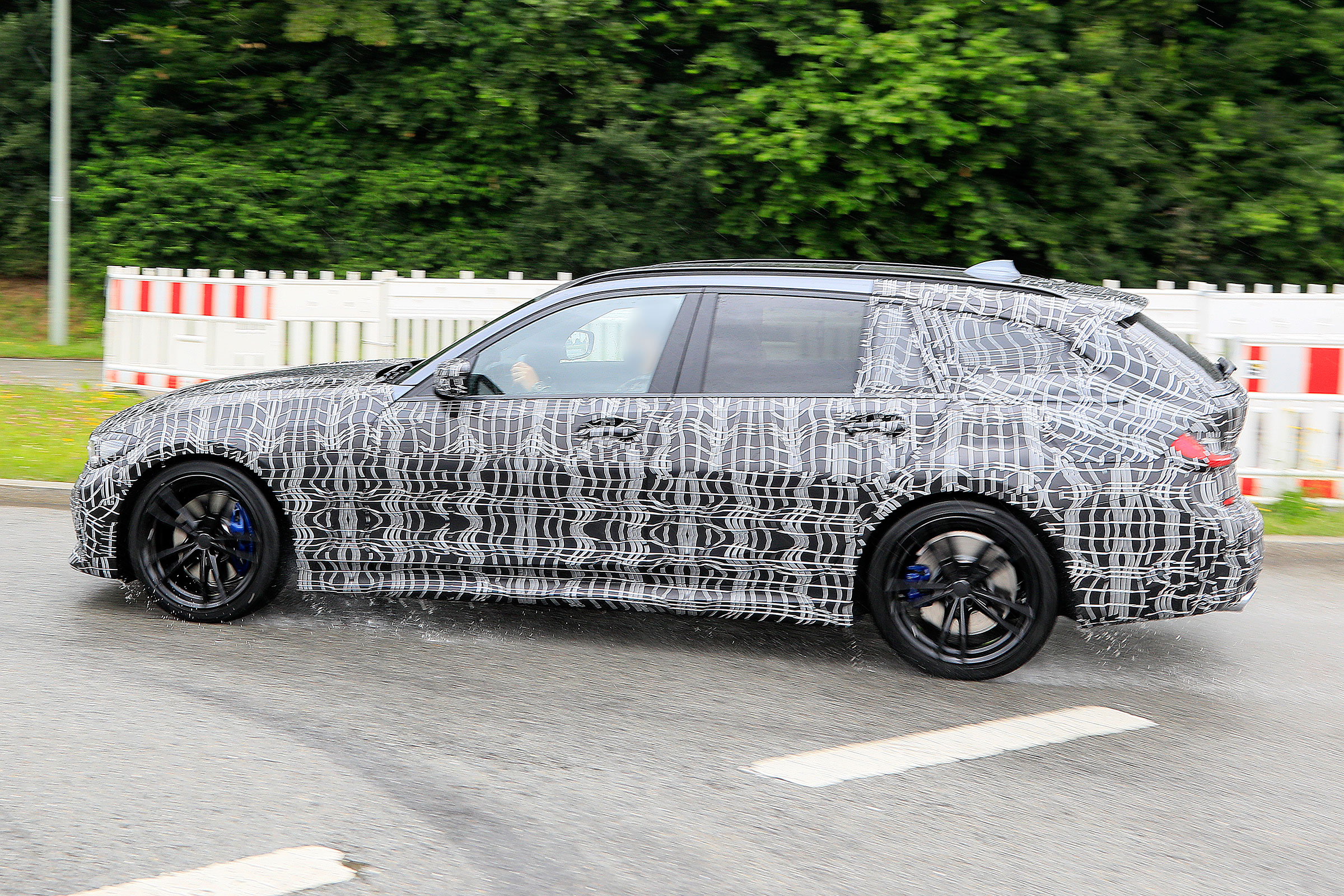 BMW 3-Series Touring – side