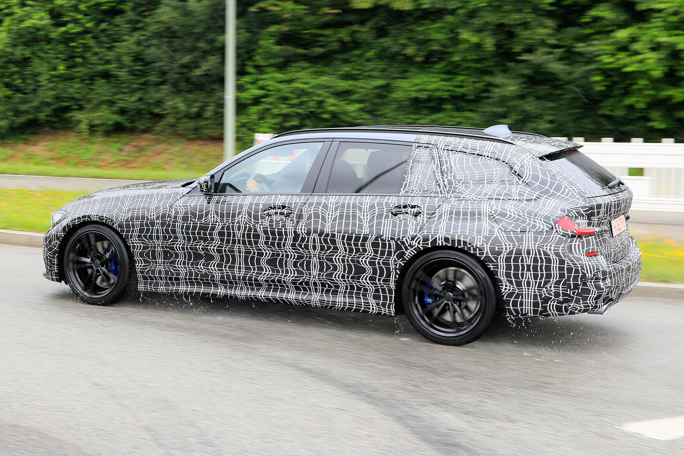 BMW 3-Series Touring – side