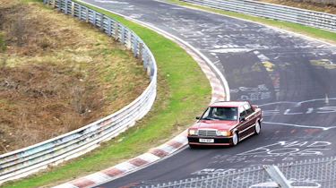 Mercedes-Benz 190E 2.5-16 - Front