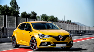 Renault Sport Megane RS 300 Trophy - front quarter