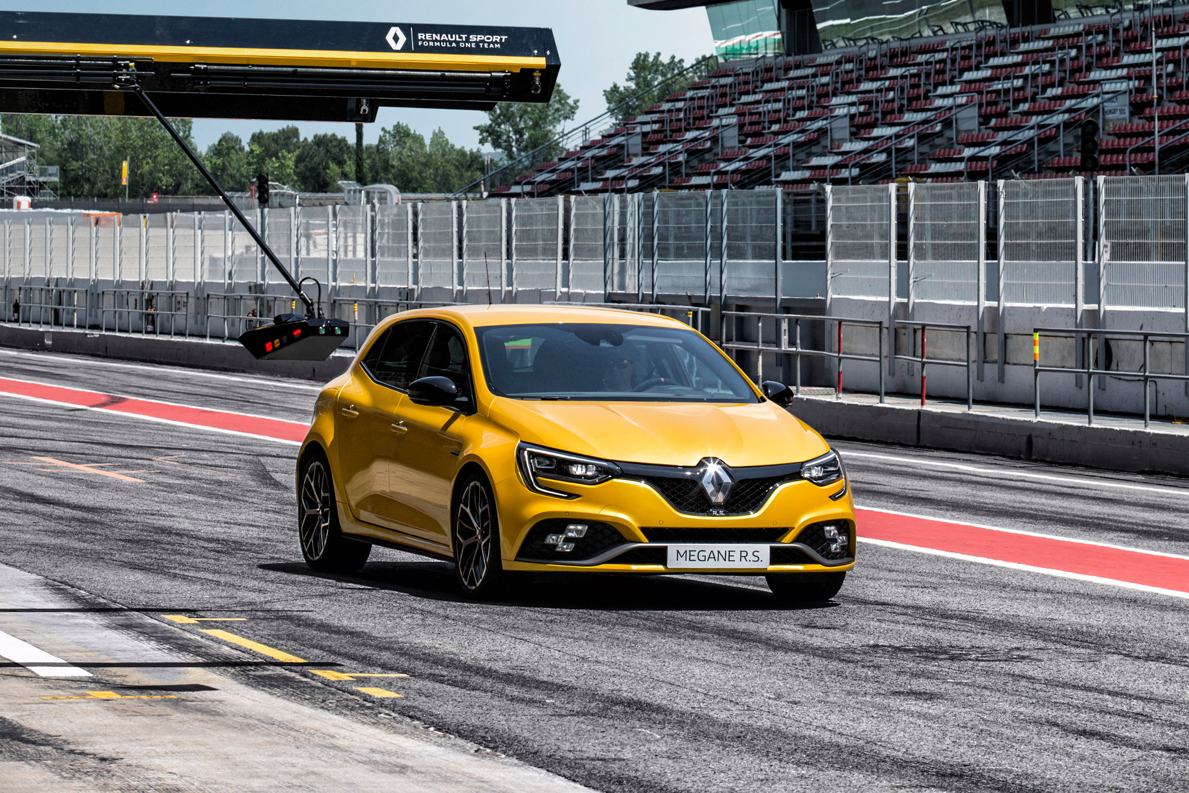 Renault Sport Megane RS 300 Trophy - front