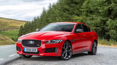 Jaguar XE 300 Sport - front