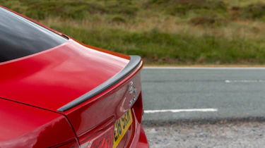 Jaguar XE 300 Sport - wing
