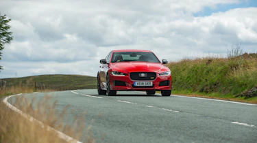 Jaguar XE 300 Sport - front