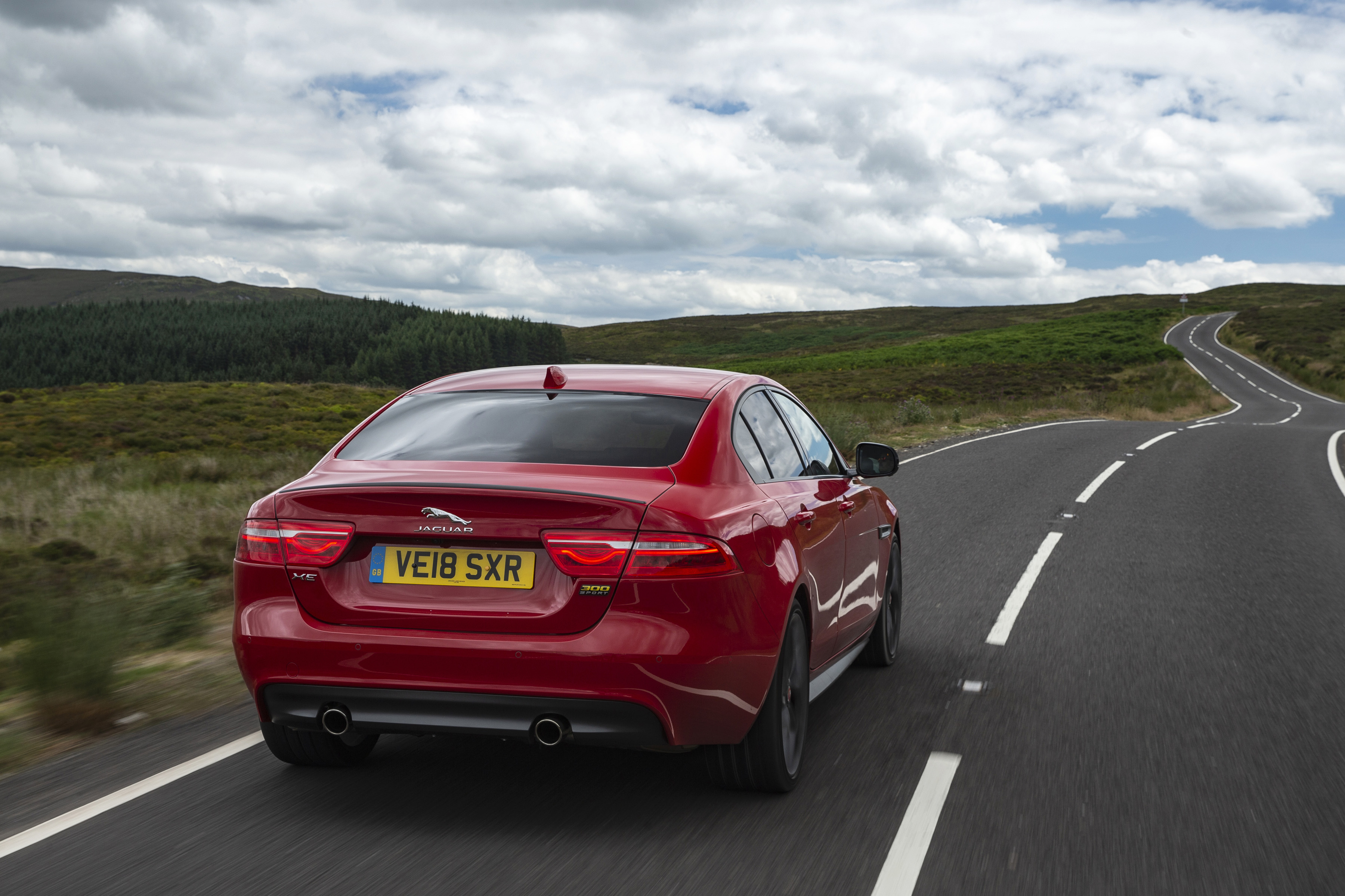 Jaguar XE 300 Sport - rear