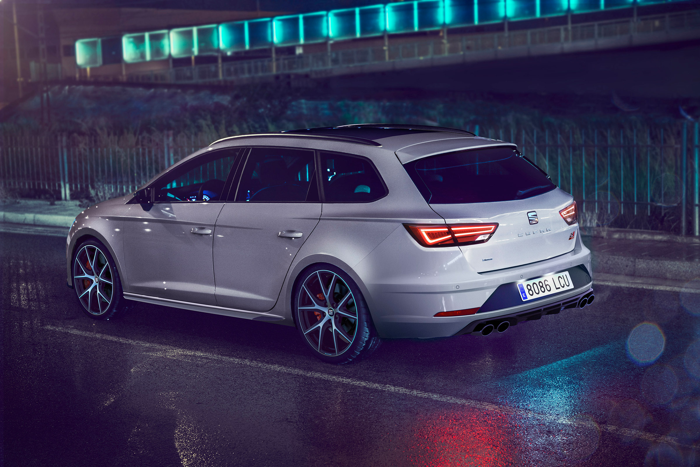 SEAT Leon ST Cupra Carbon Edition - rear