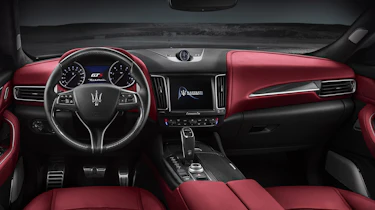 Maserati Levante GTS - dash