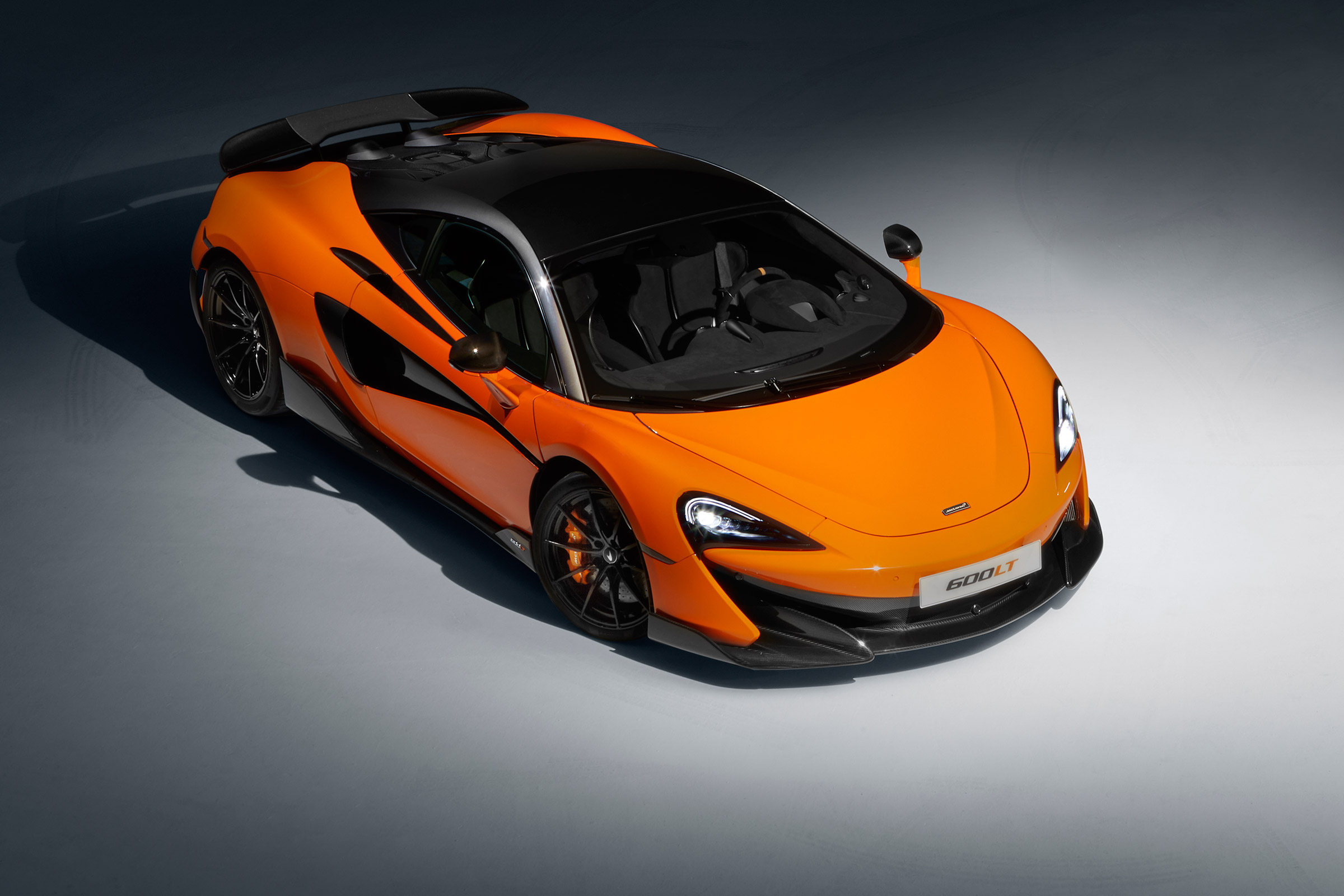 McLaren 600LT full specs - front quarter