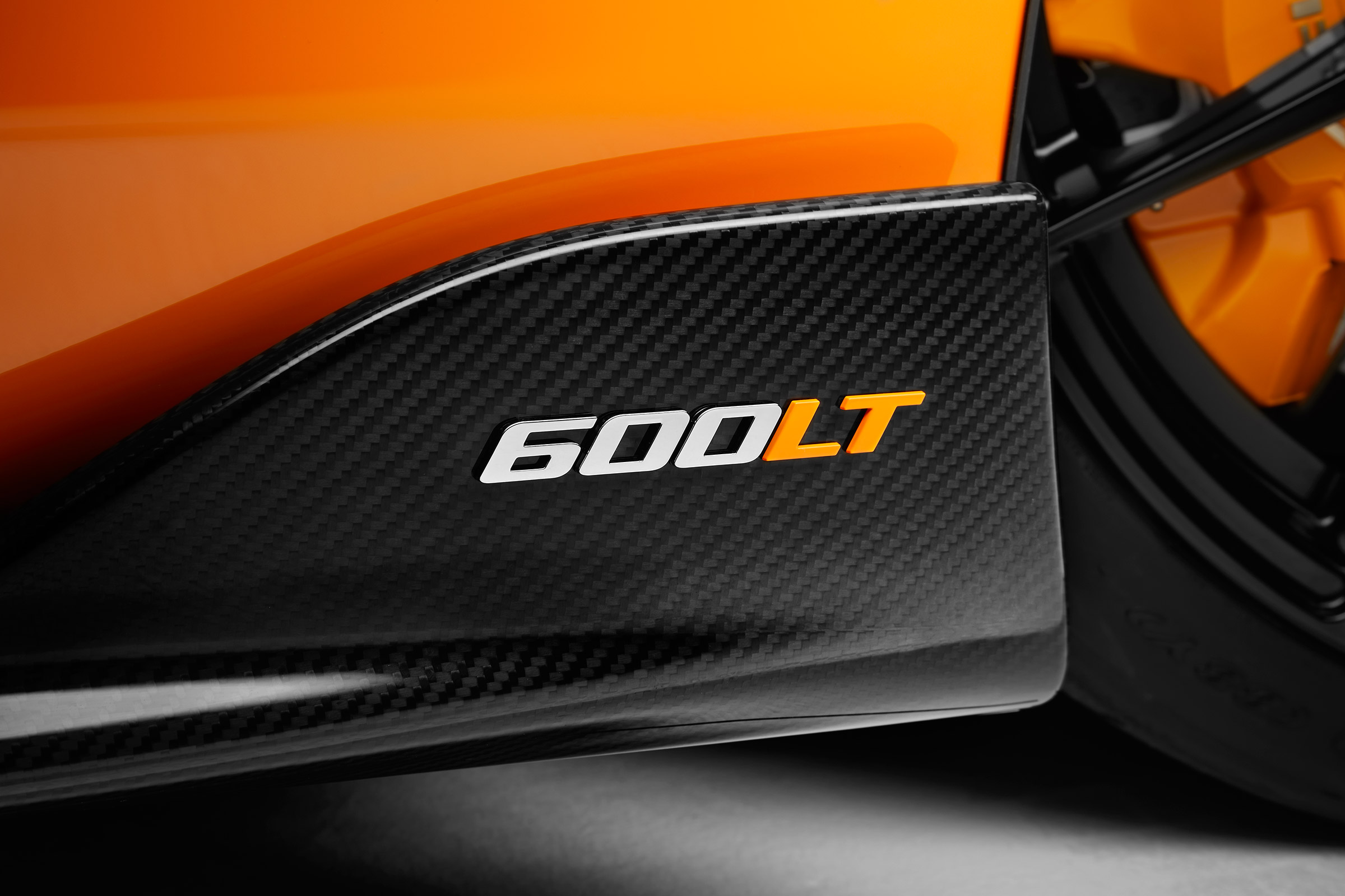 McLaren 600LT full specs - side