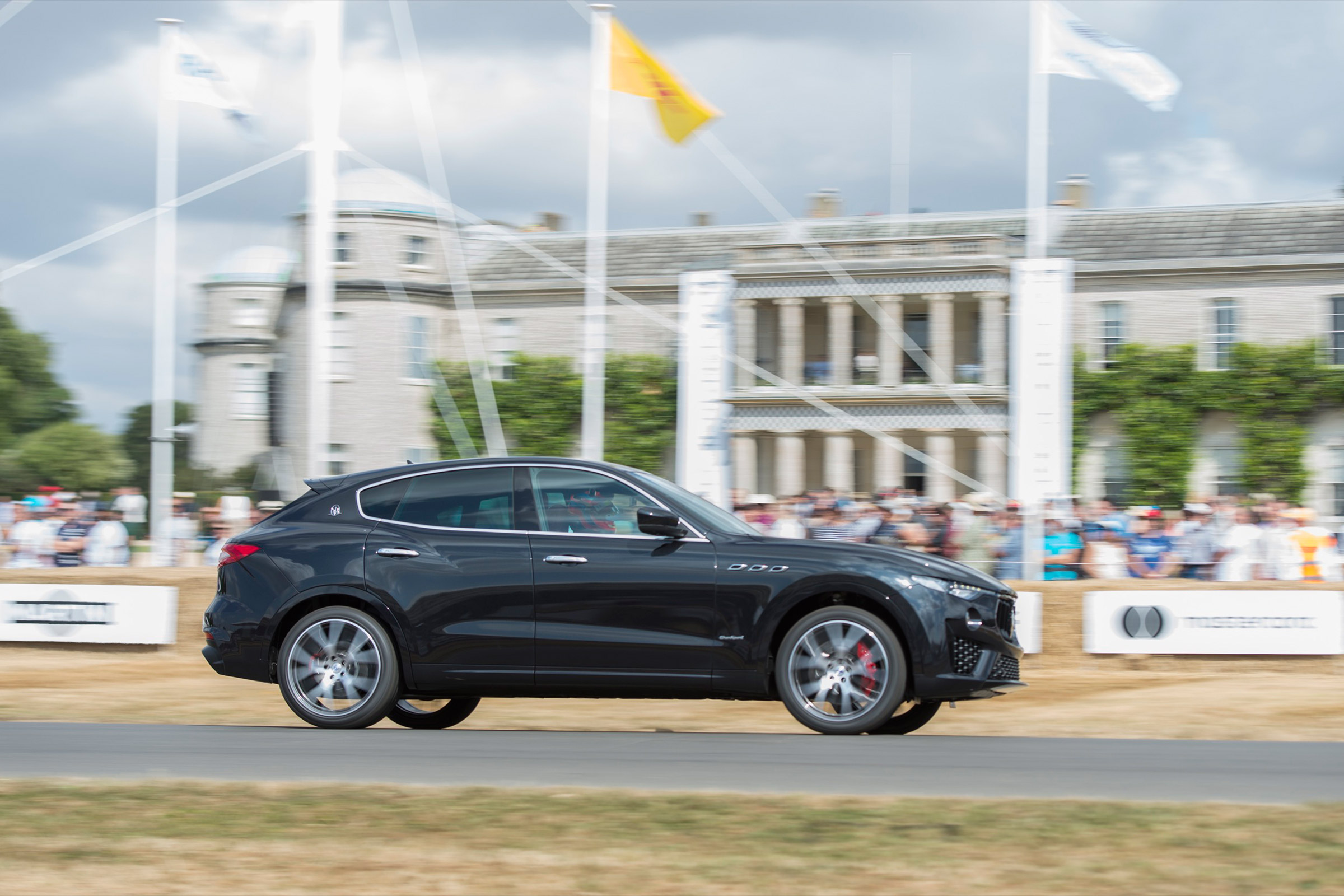 Maserati Levante MY19 - side