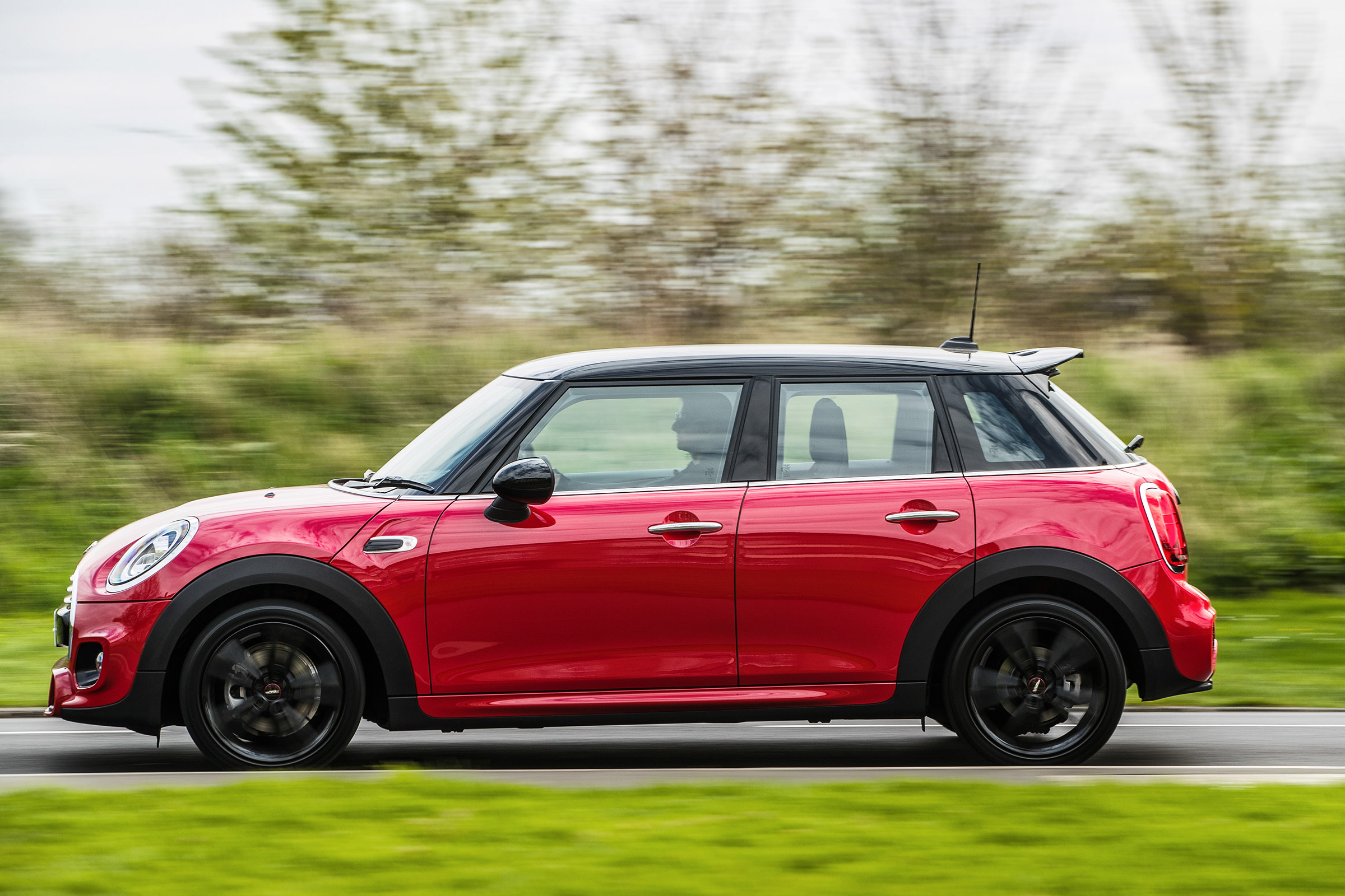 MY18 Mini Cooper hatch - profile