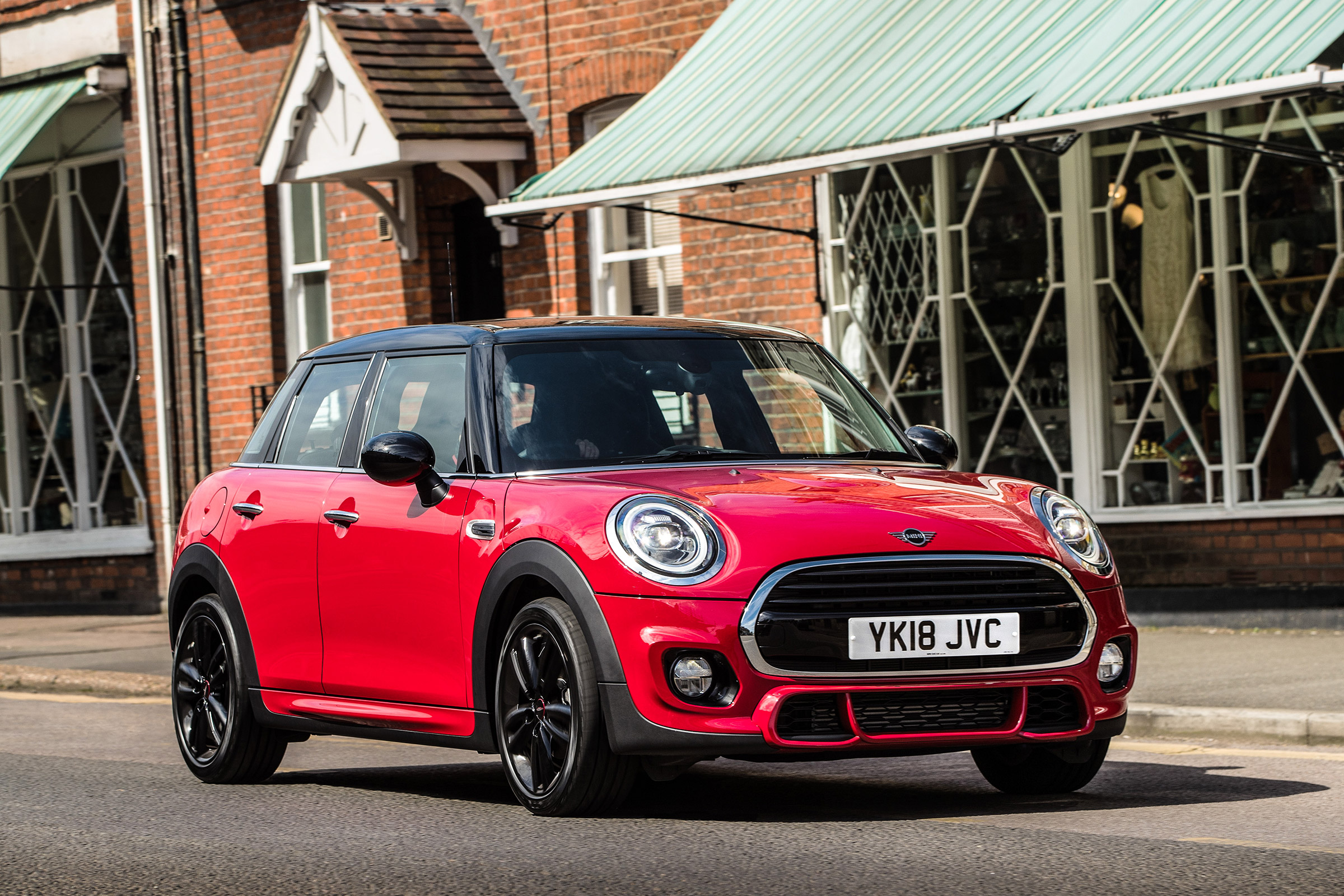 MY18 Mini Cooper hatch - front quarter