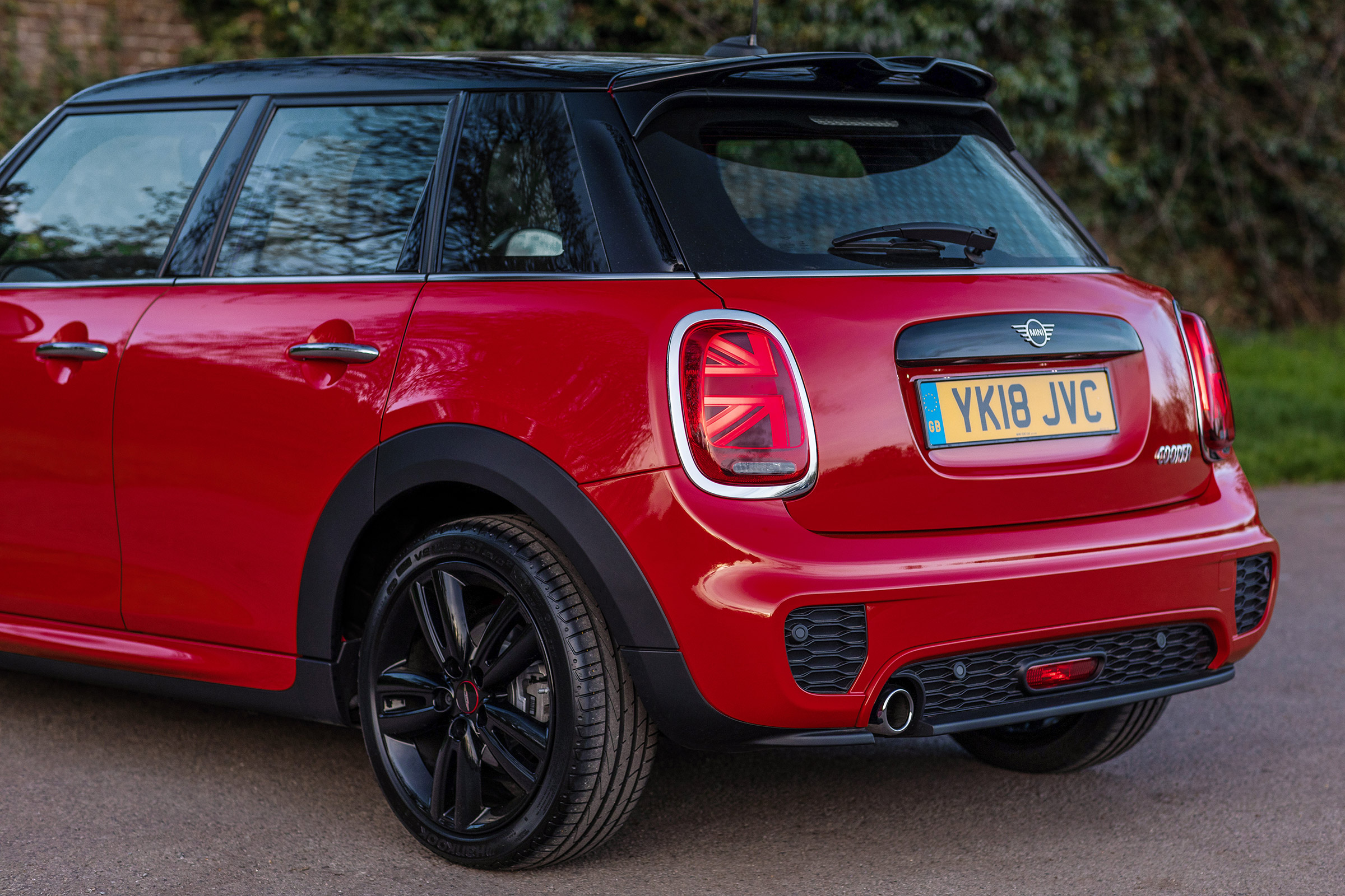 MY18 Mini Cooper hatch - rear