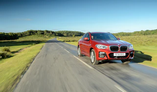 2018 BMW X4 20d drive - front quarter