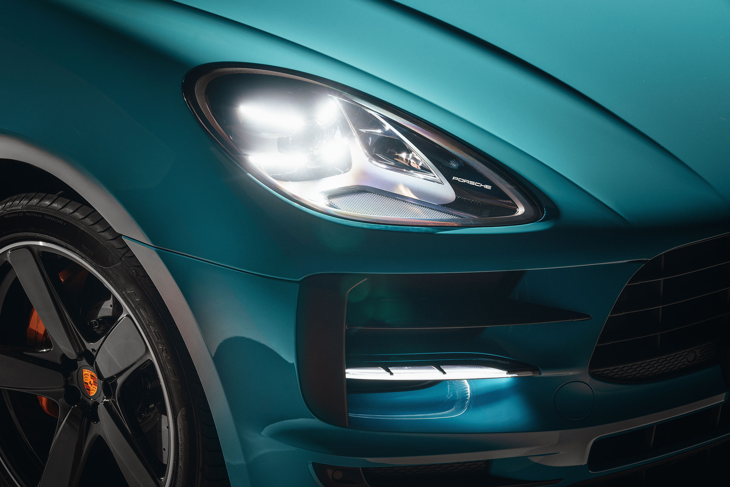 Porsche Macan – headlight
