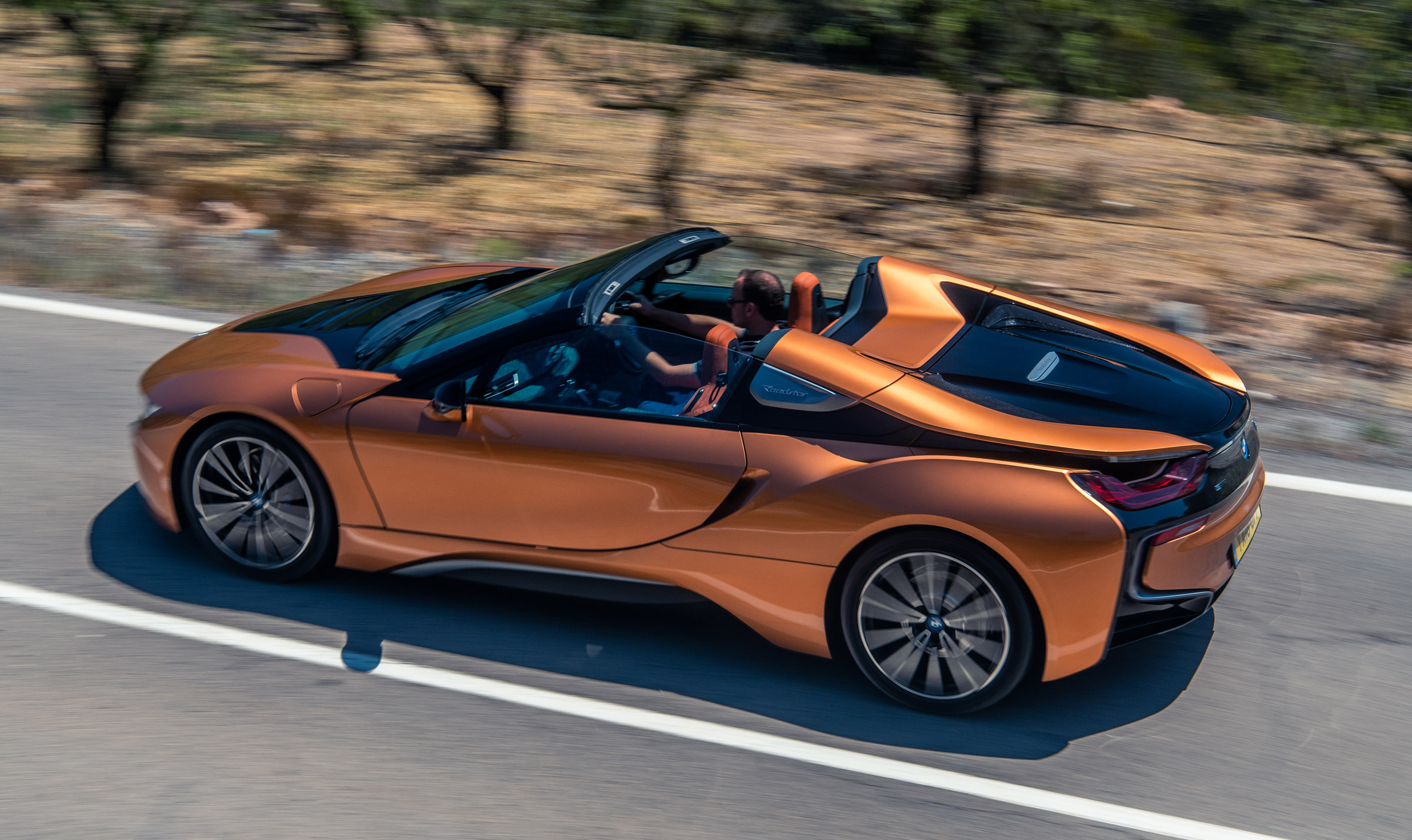 BMW i8 Roadster top