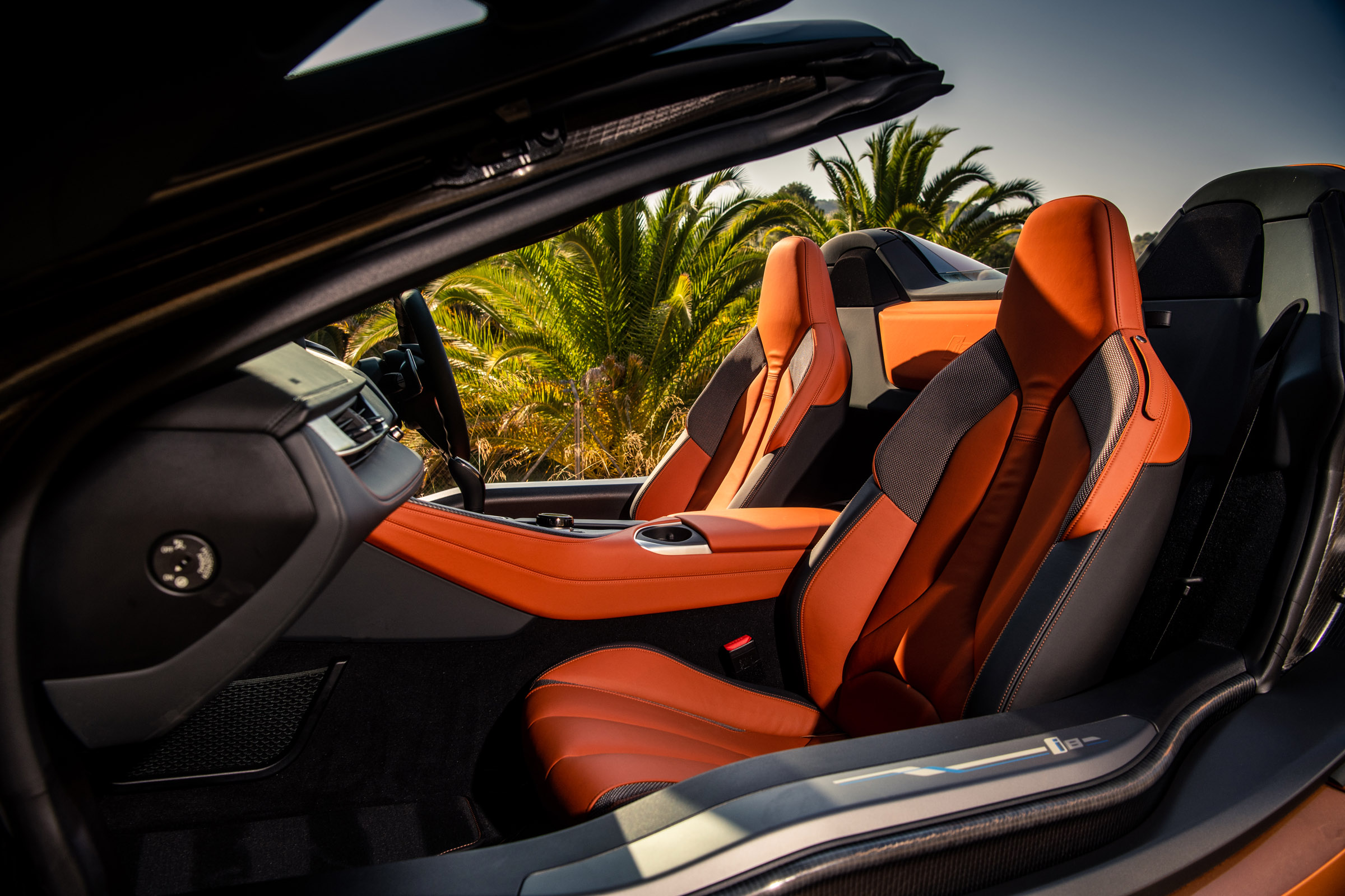 BMW i8 Roadster seats