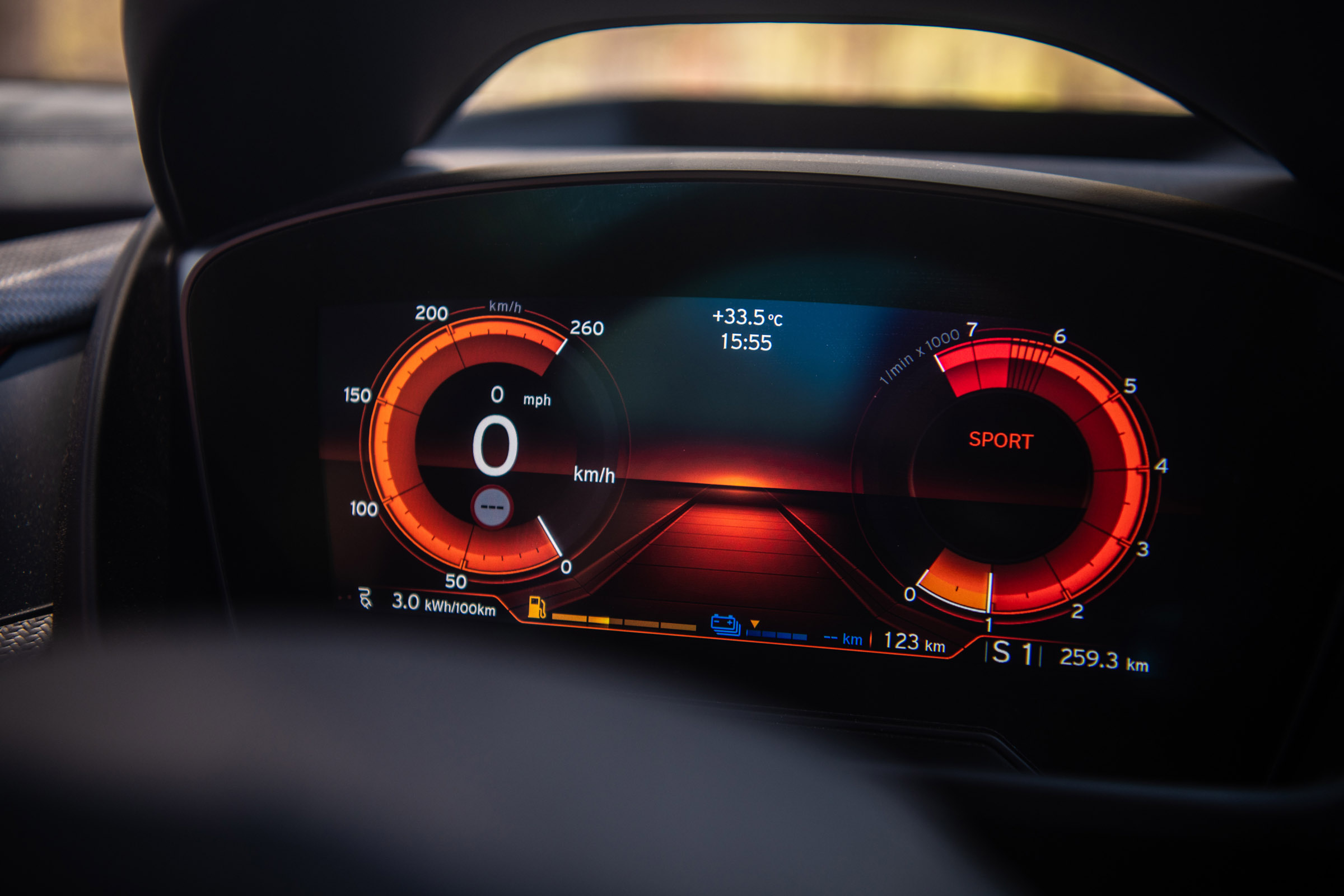 BMW i8 Roadster sport mode