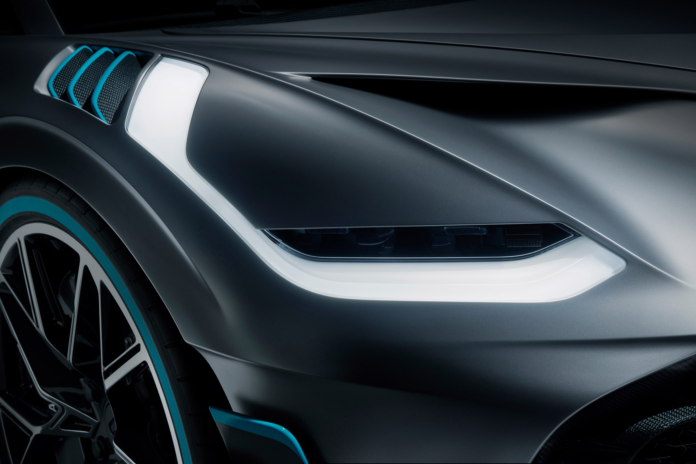 Bugatti Divo - headlight