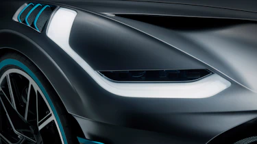 Bugatti Divo - headlight