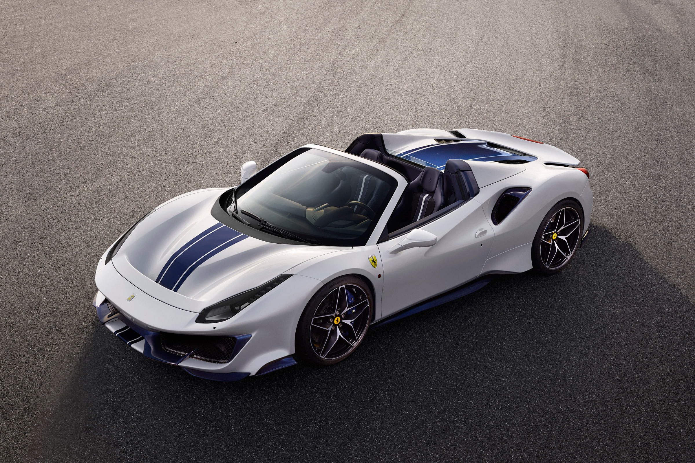 Ferrari 488 Pista Spider - front
