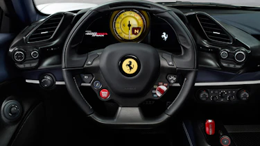 Ferrari 488 Pista Spider - dash