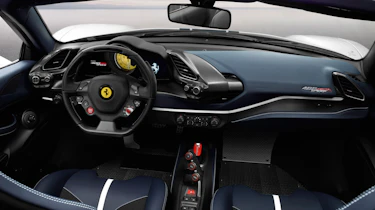 Ferrari 488 Pista Spider - dash