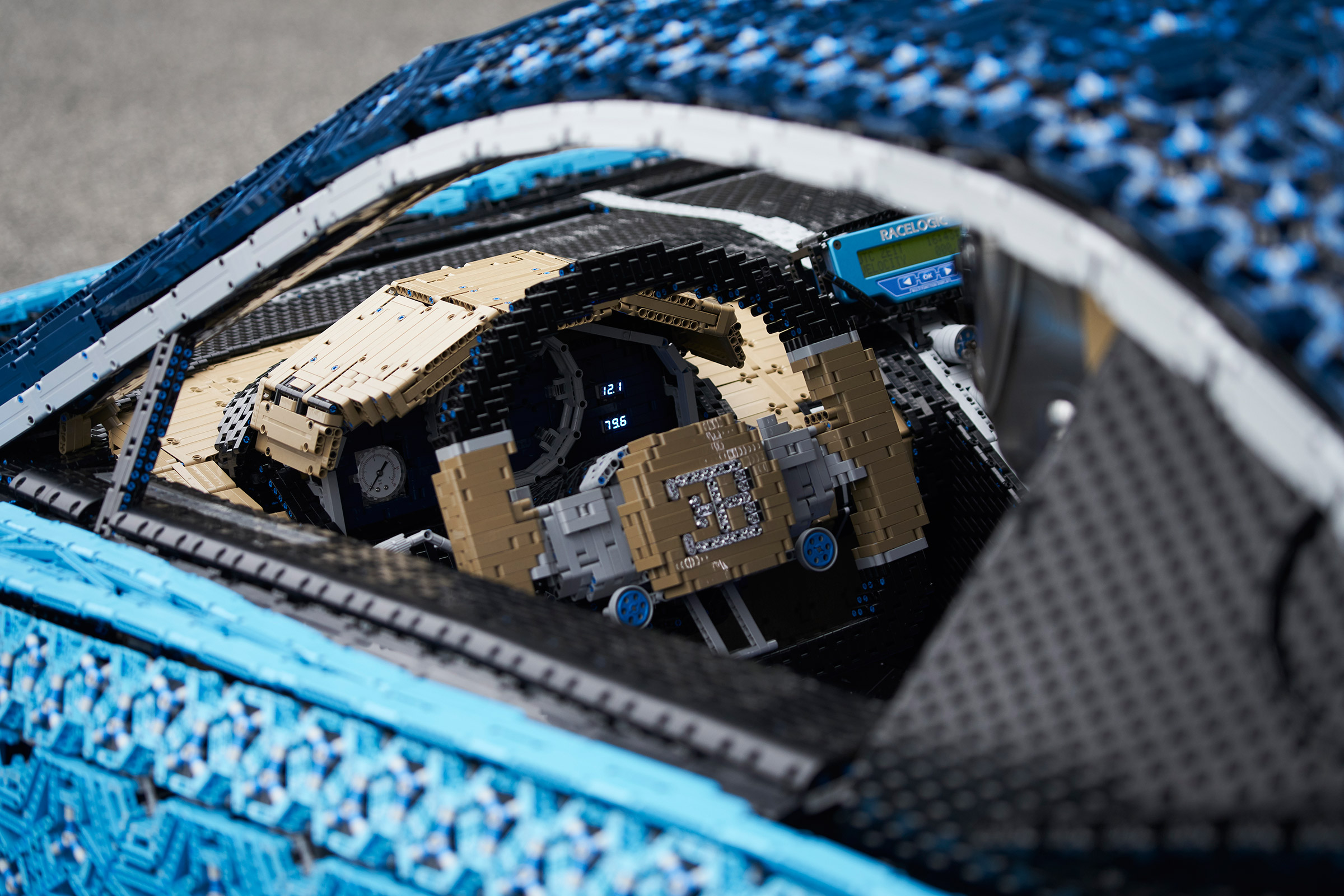 Bugatti Chiron lego - dash
