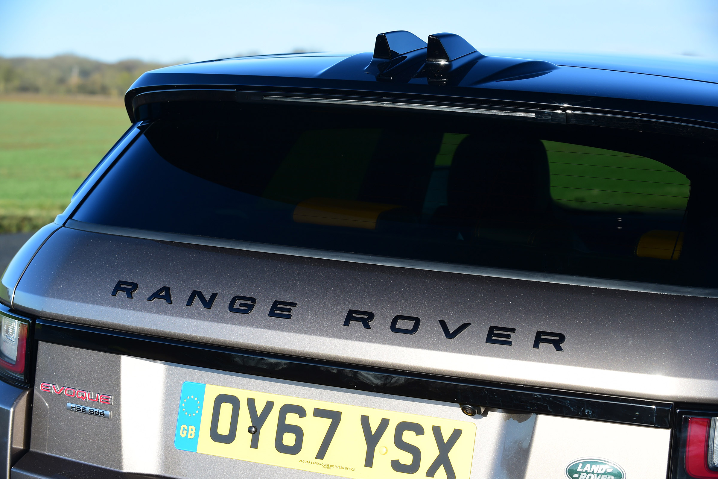 Range Rover Evoque 67 - tail