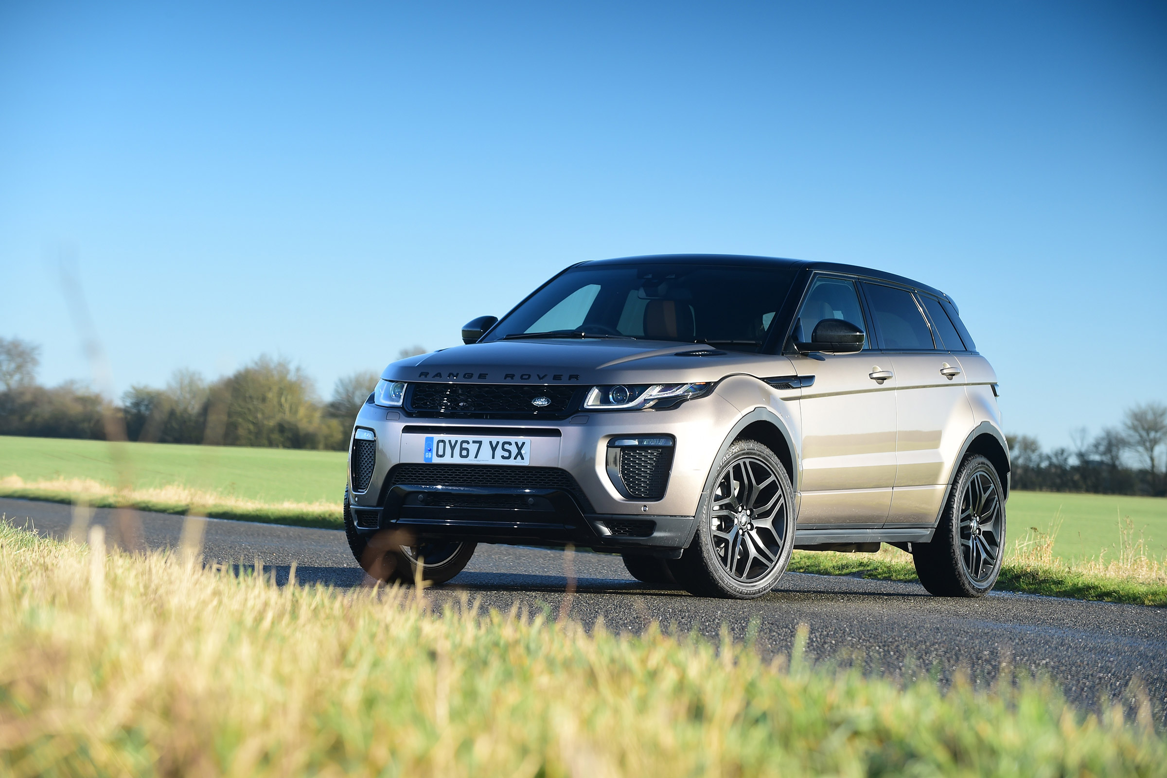 Range Rover Evoque 67 - front static