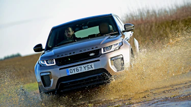 Range Rover Evoque 67 - driving