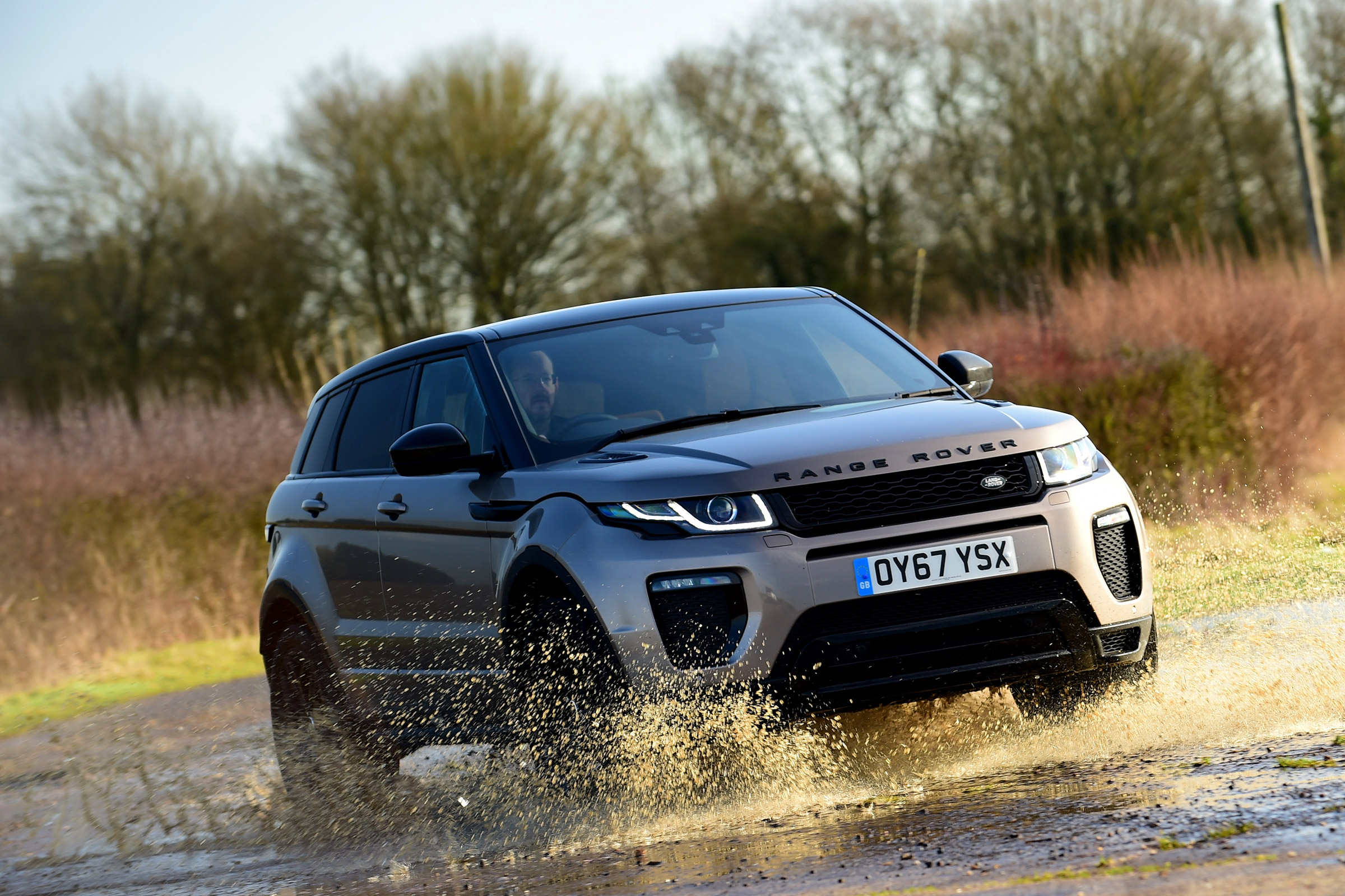 Range Rover Evoque 67 - front quarter