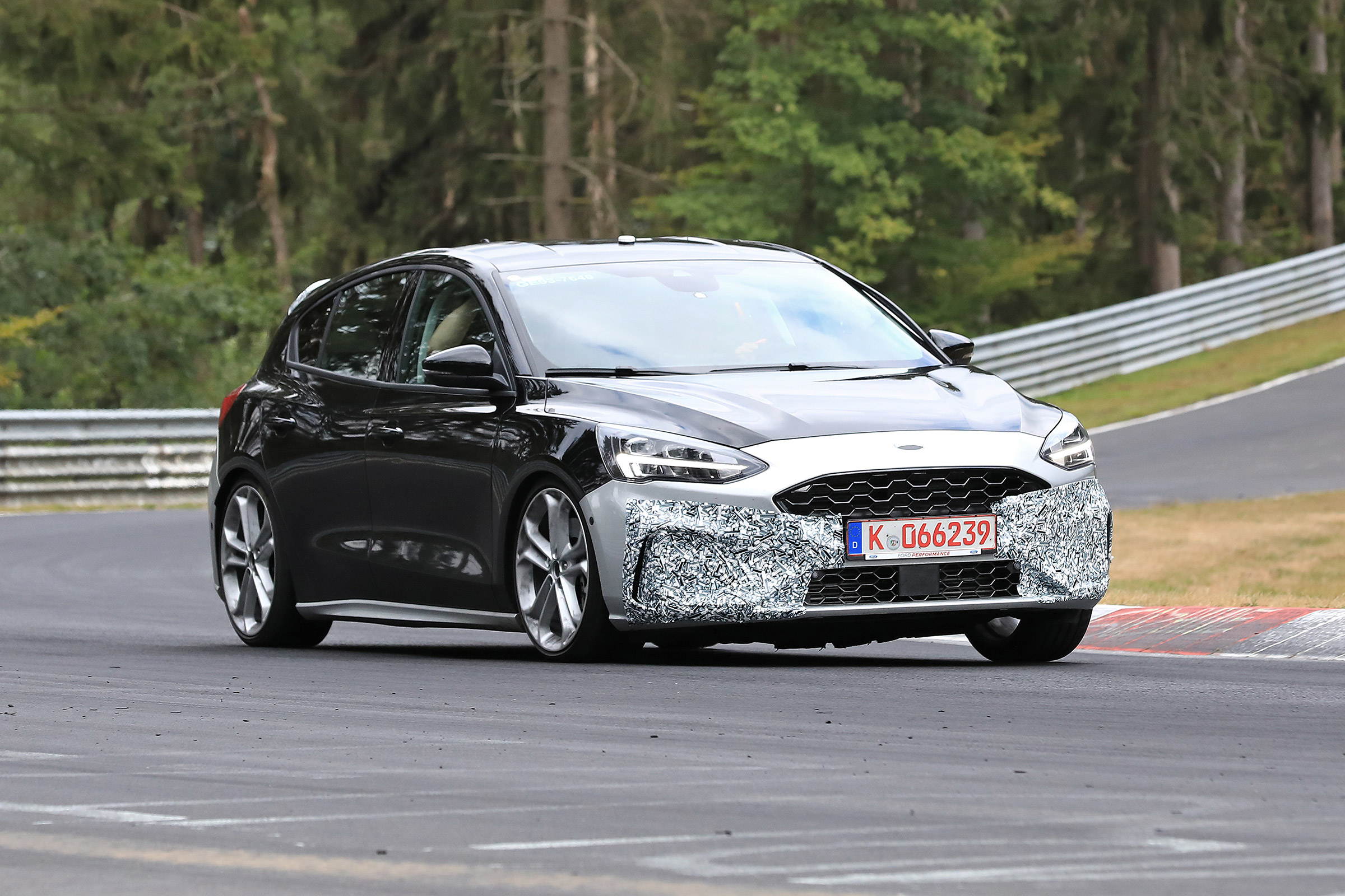 2019 Ford Focus ST prototype - front quarter