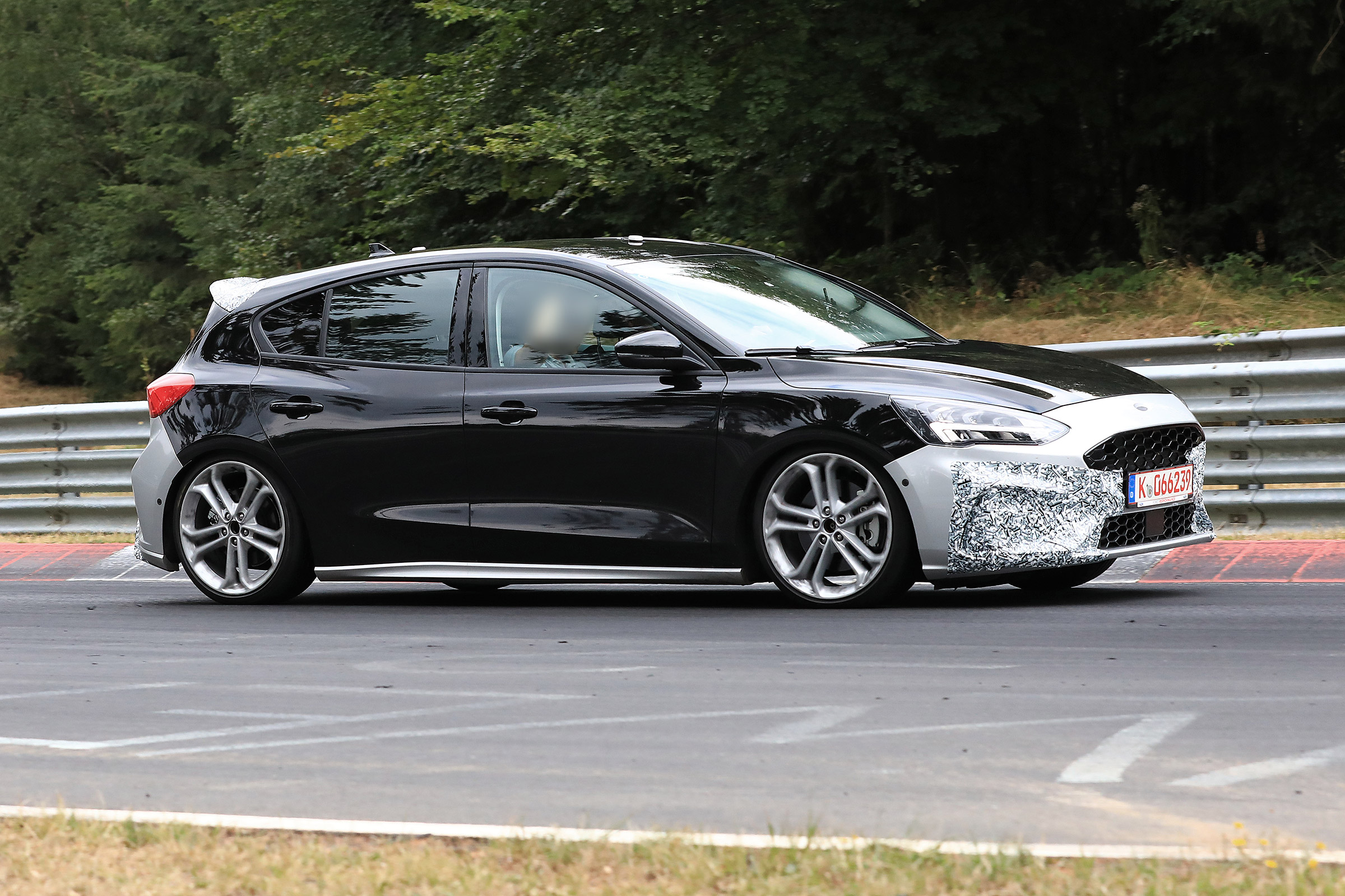 2019 Ford Focus ST prototype - side